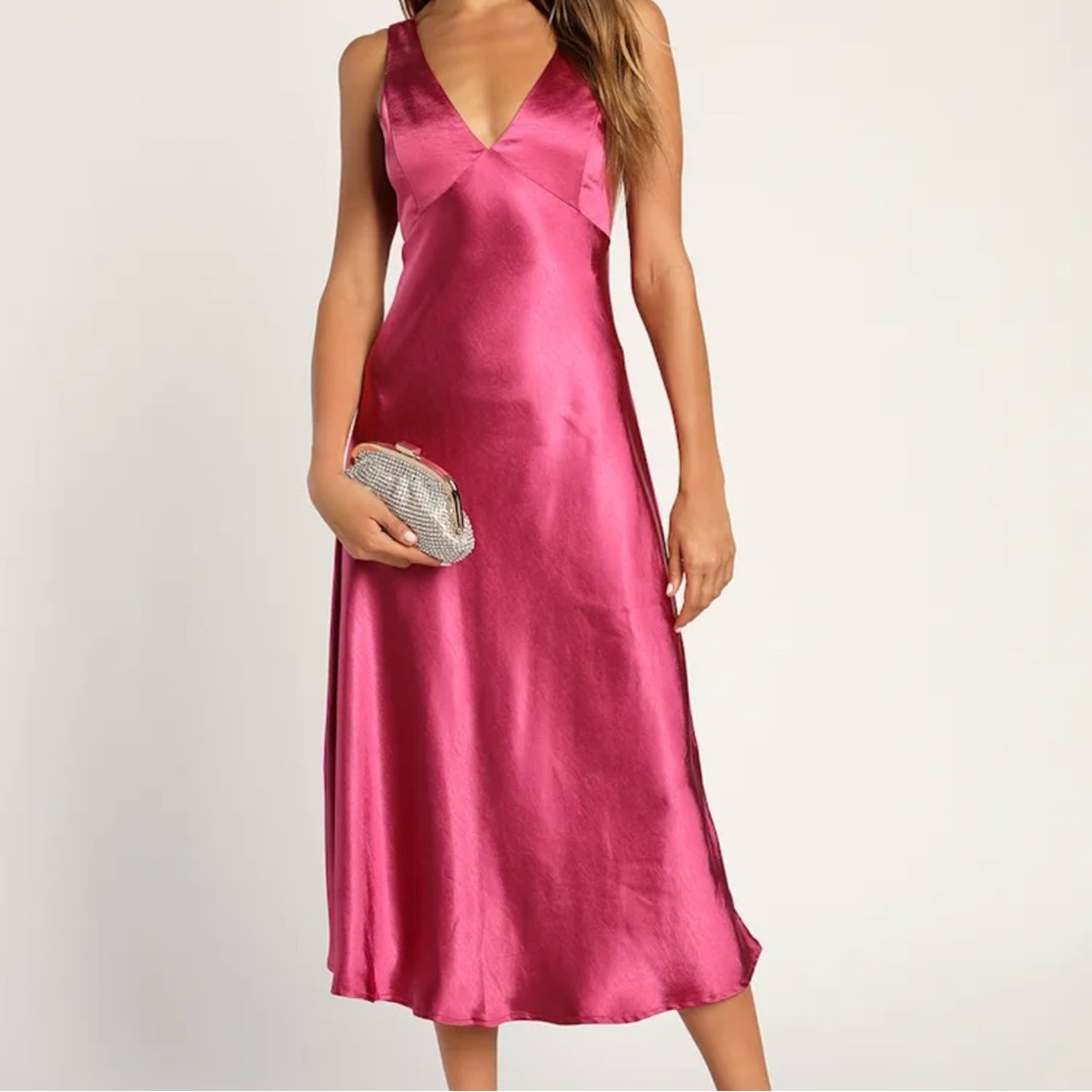NWOT Lulu’s | Magenta Satin Midi Dress